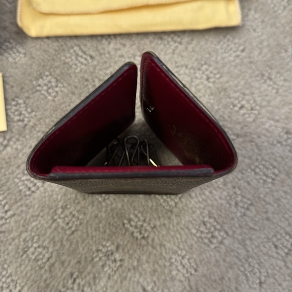 Louis Vuitton 6 Key Mono Fuchsia - Picture 7 of 9